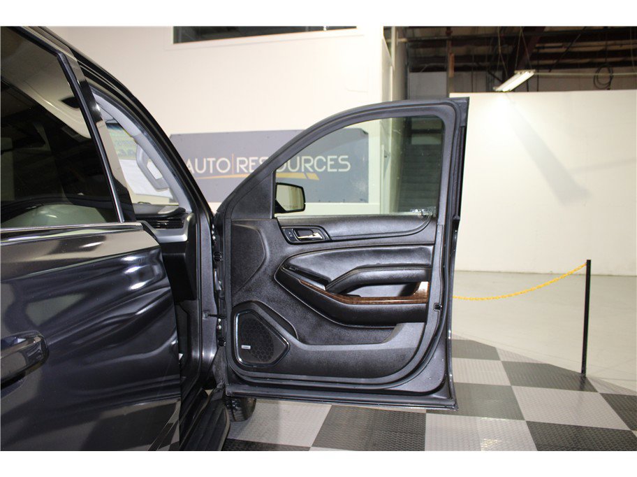 Used 2016 Chevrolet Suburban LT image 30