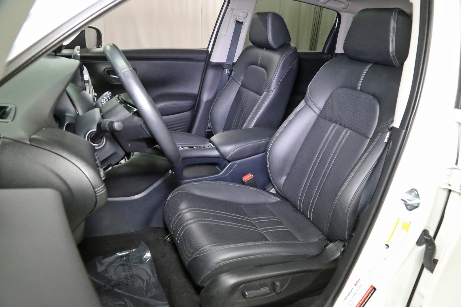 Used 2023 Honda HR-V EX-L image 4