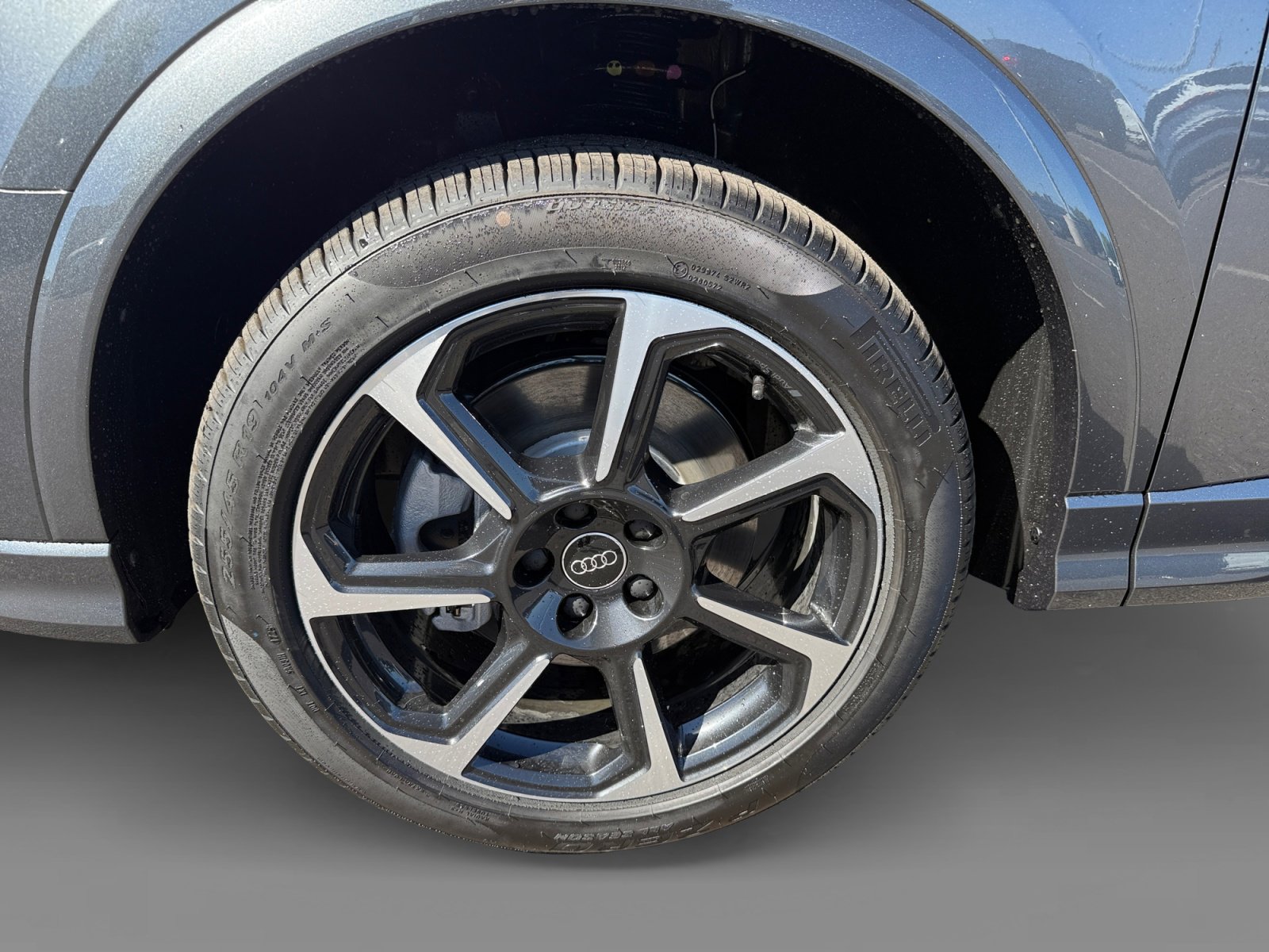 Certified 2025 Audi Q3 2.0T Premium Plus w/ Premium Plus Package image 9