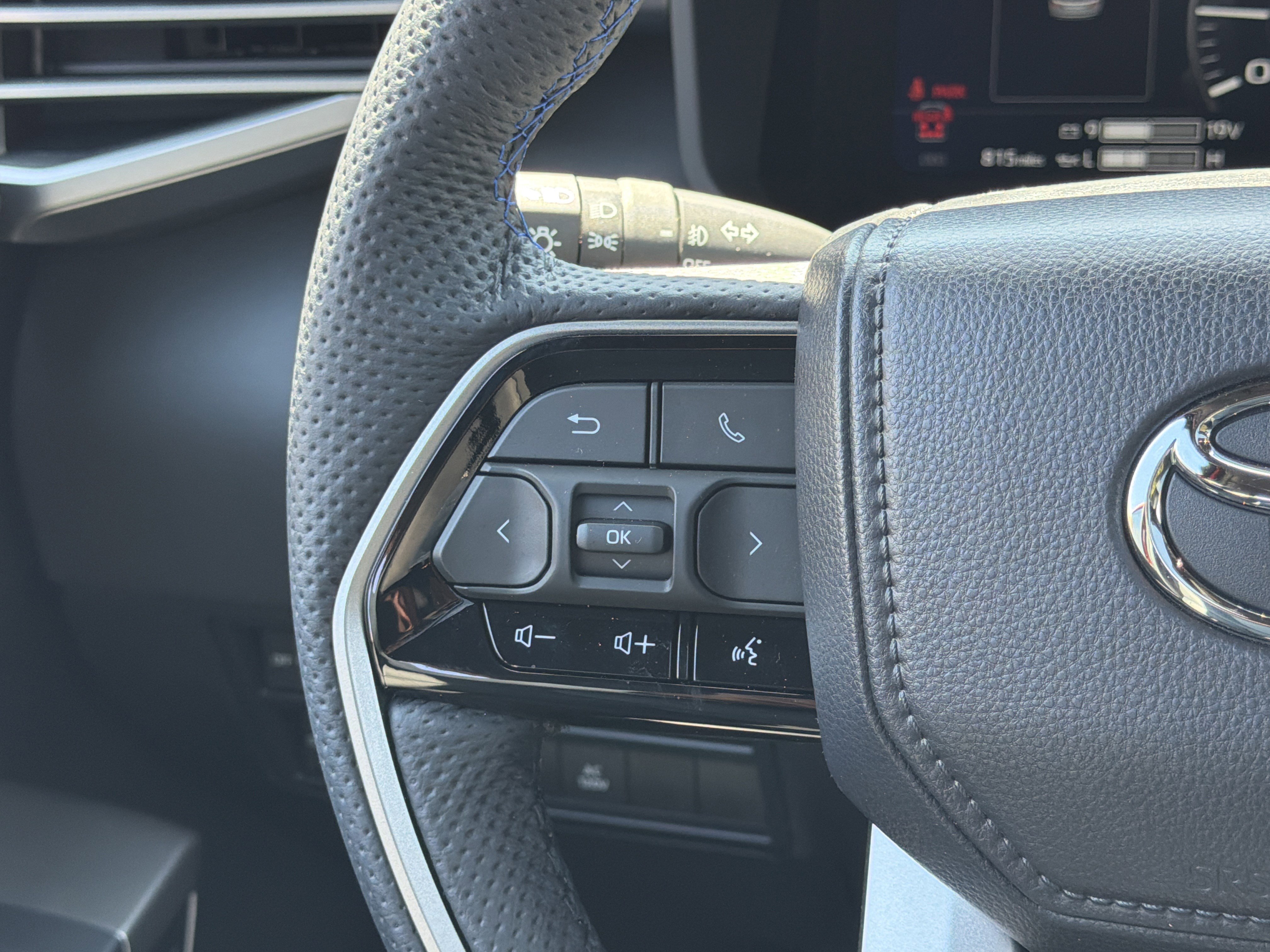 Used 2026 Toyota Sequoia Platinum image 26