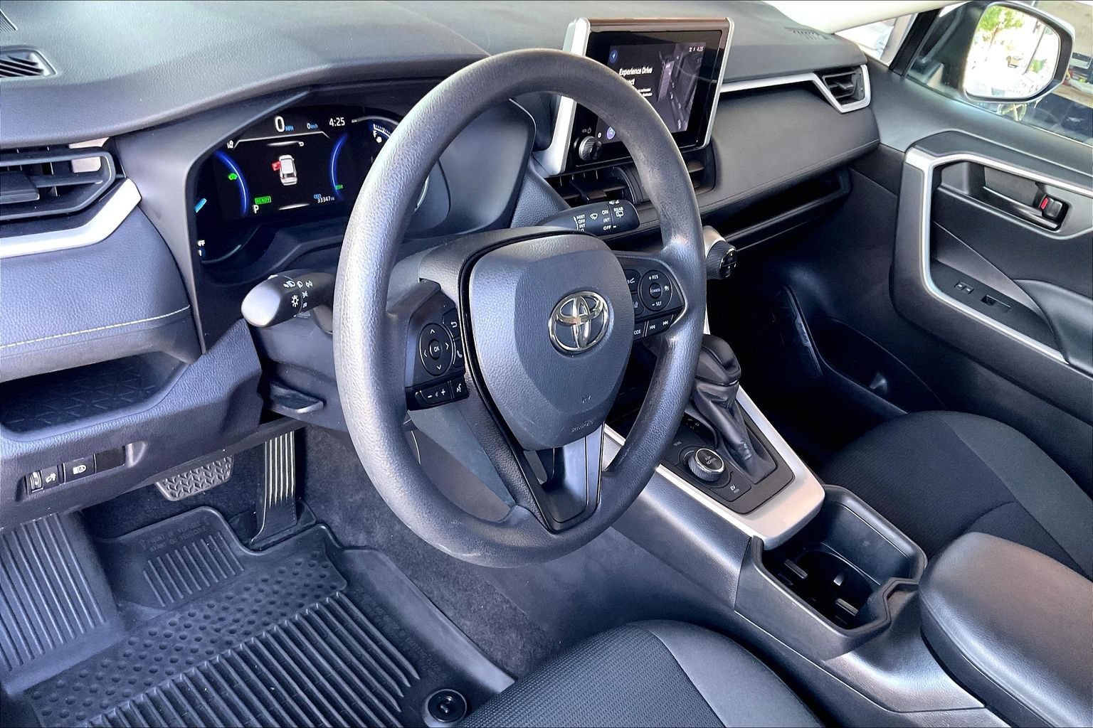 Used 2023 Toyota RAV4 LE AWD/4WD image 15
