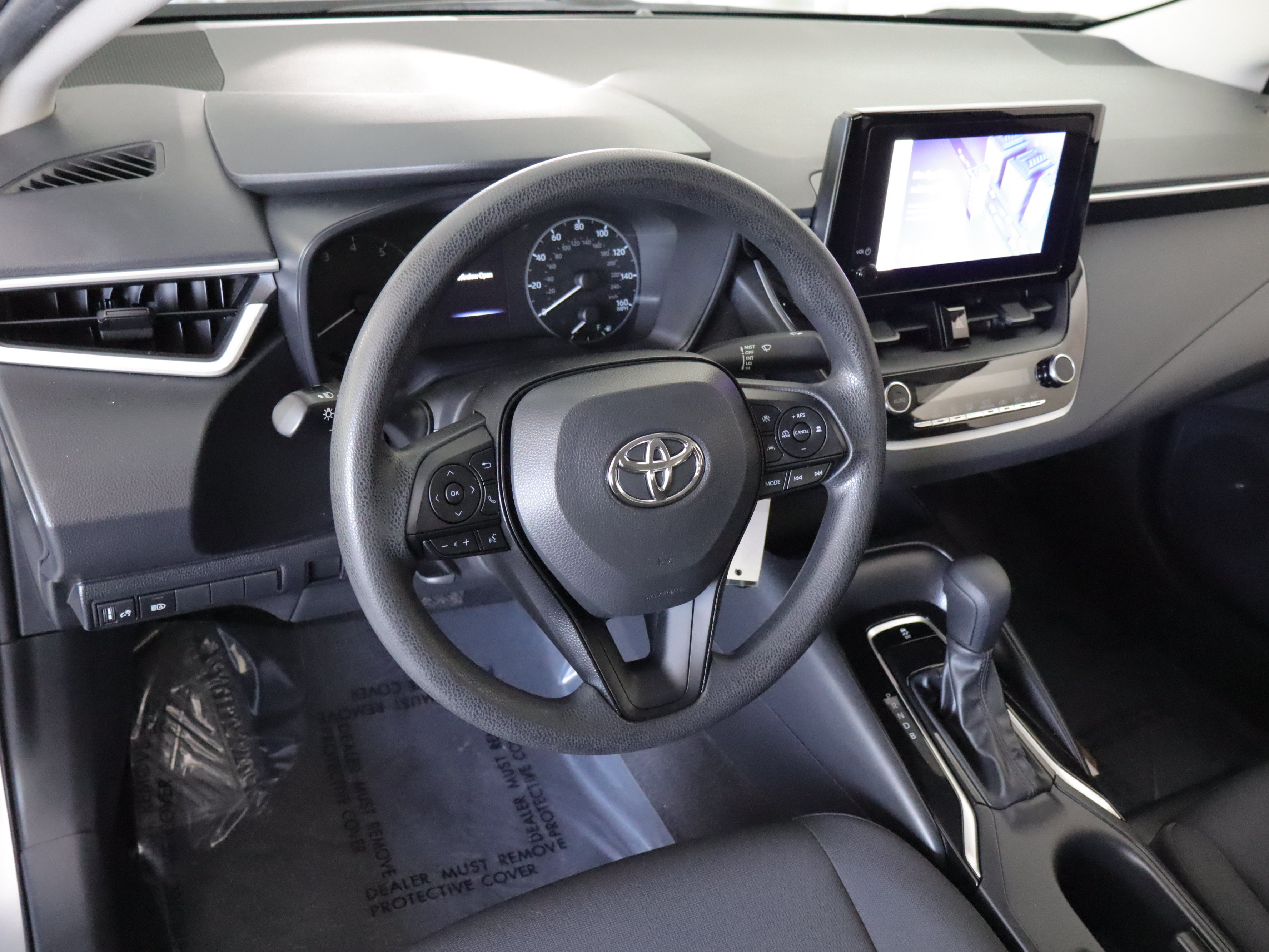Used 2023 Toyota Corolla LE w/ Carpet Mat Package (TMS) FWD image 9