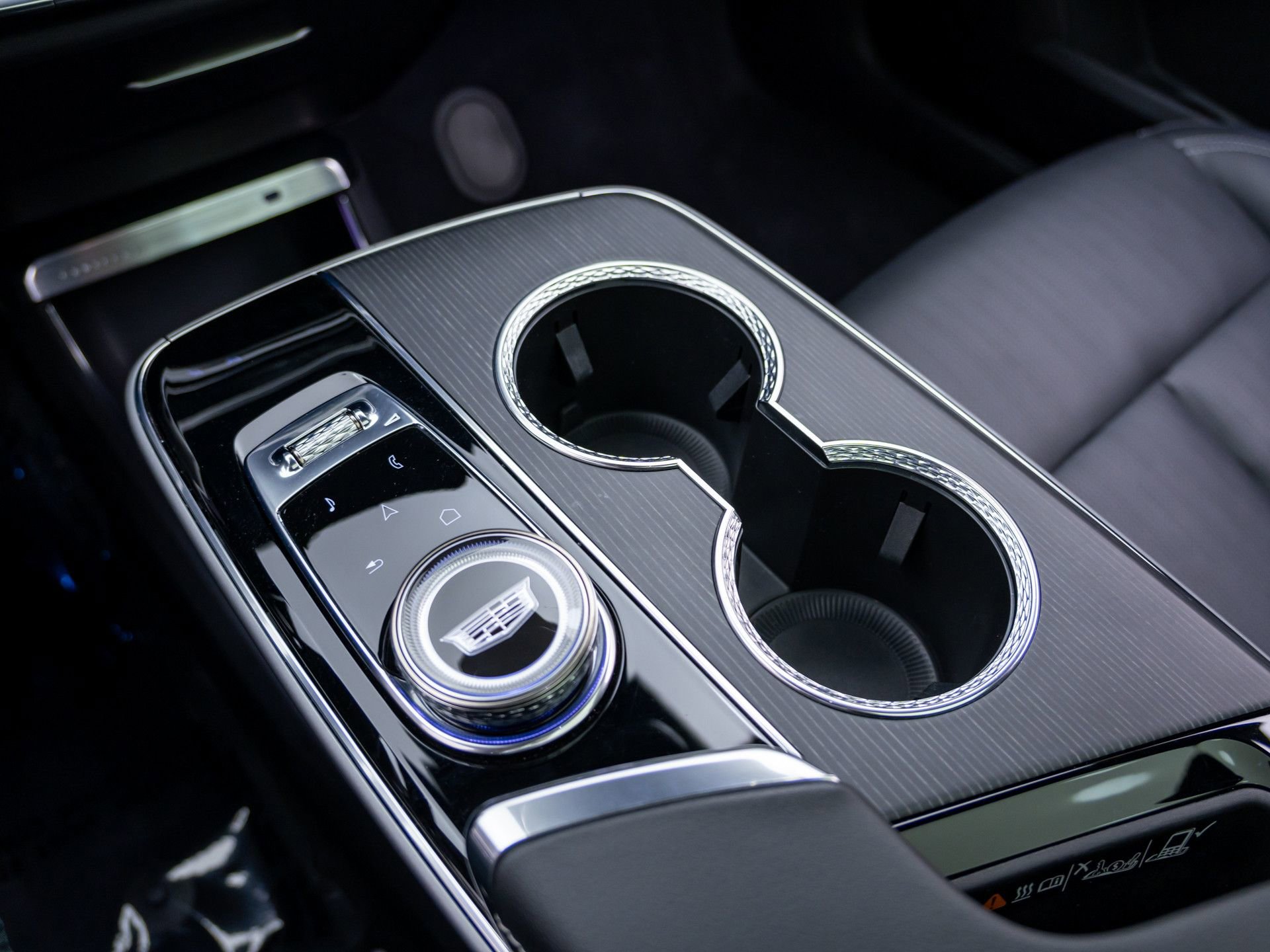 Certified 2025 Cadillac Lyriq Luxury w/ LPO, Floor Liner Package image 32