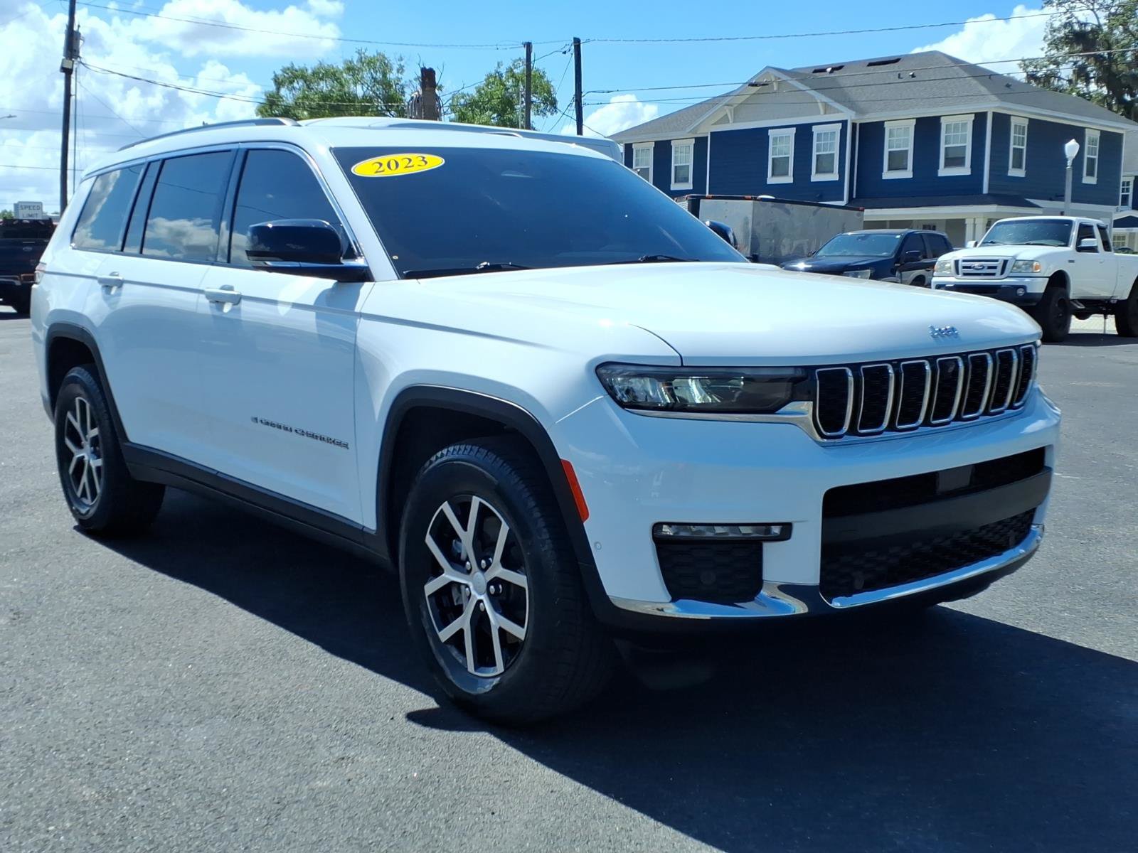 Used 2023 Jeep Grand Cherokee L Limited w/ Luxury Tech Group II AWD/4WD image 7