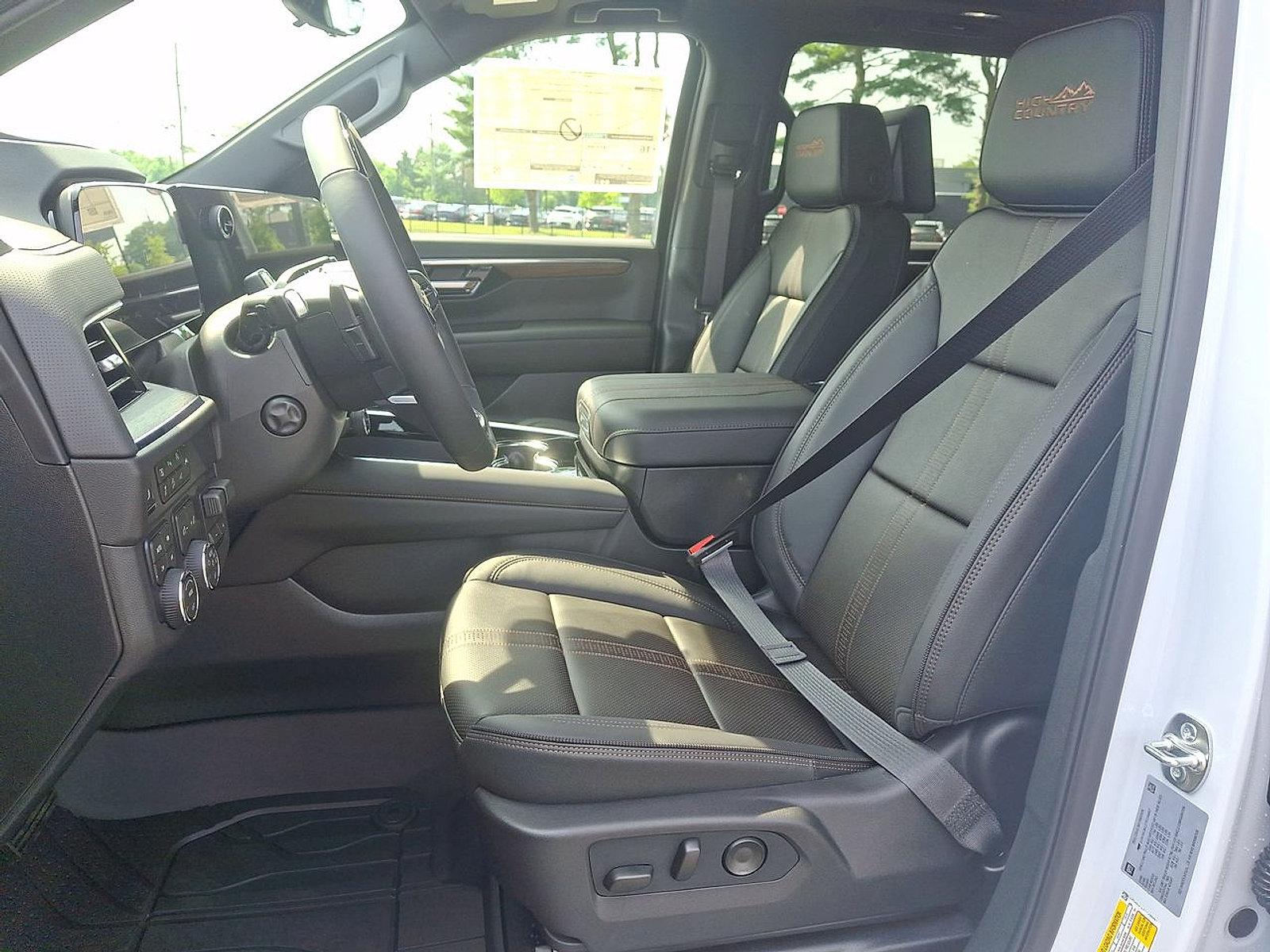 New 2026 Chevrolet Suburban High Country AWD/4WD image 14