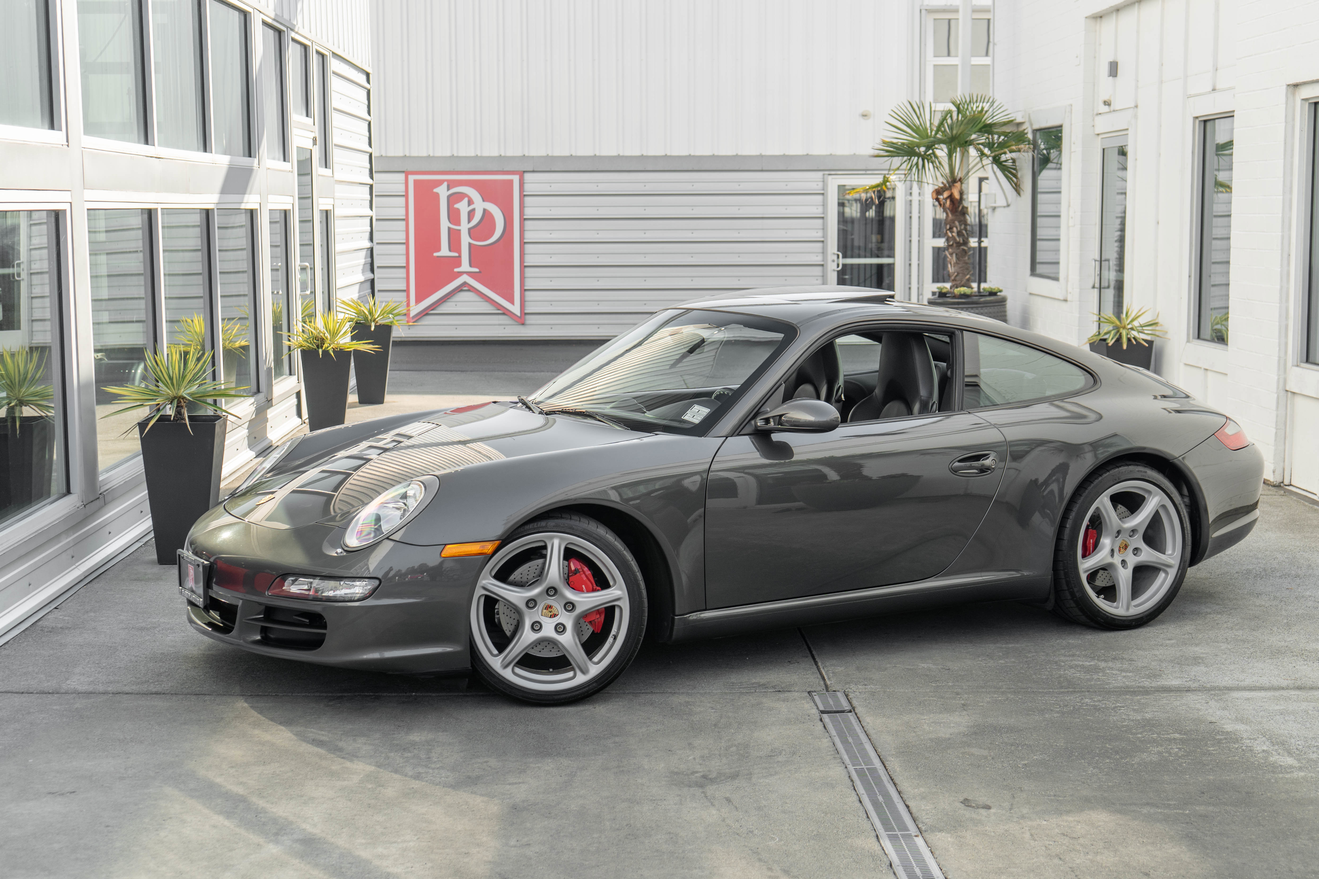 Used 2006 Porsche 911 Carrera S image 3