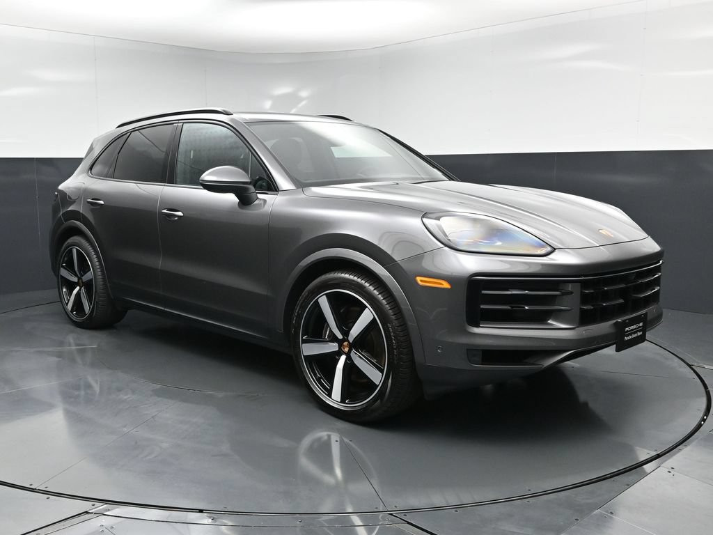 Certified 2025 Porsche Cayenne AWD/4WD image 13