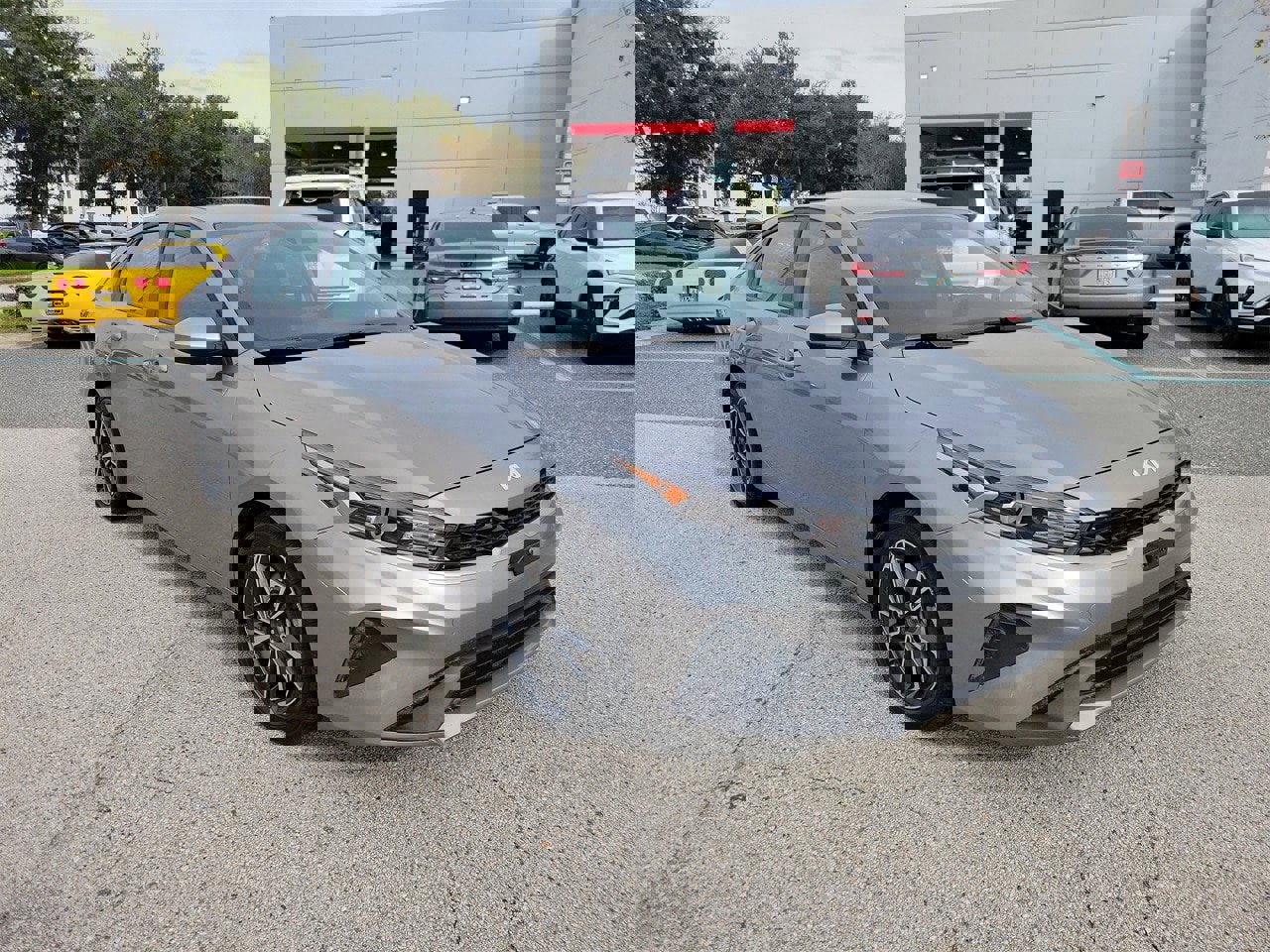 Used 2024 Kia Forte LXS image 2