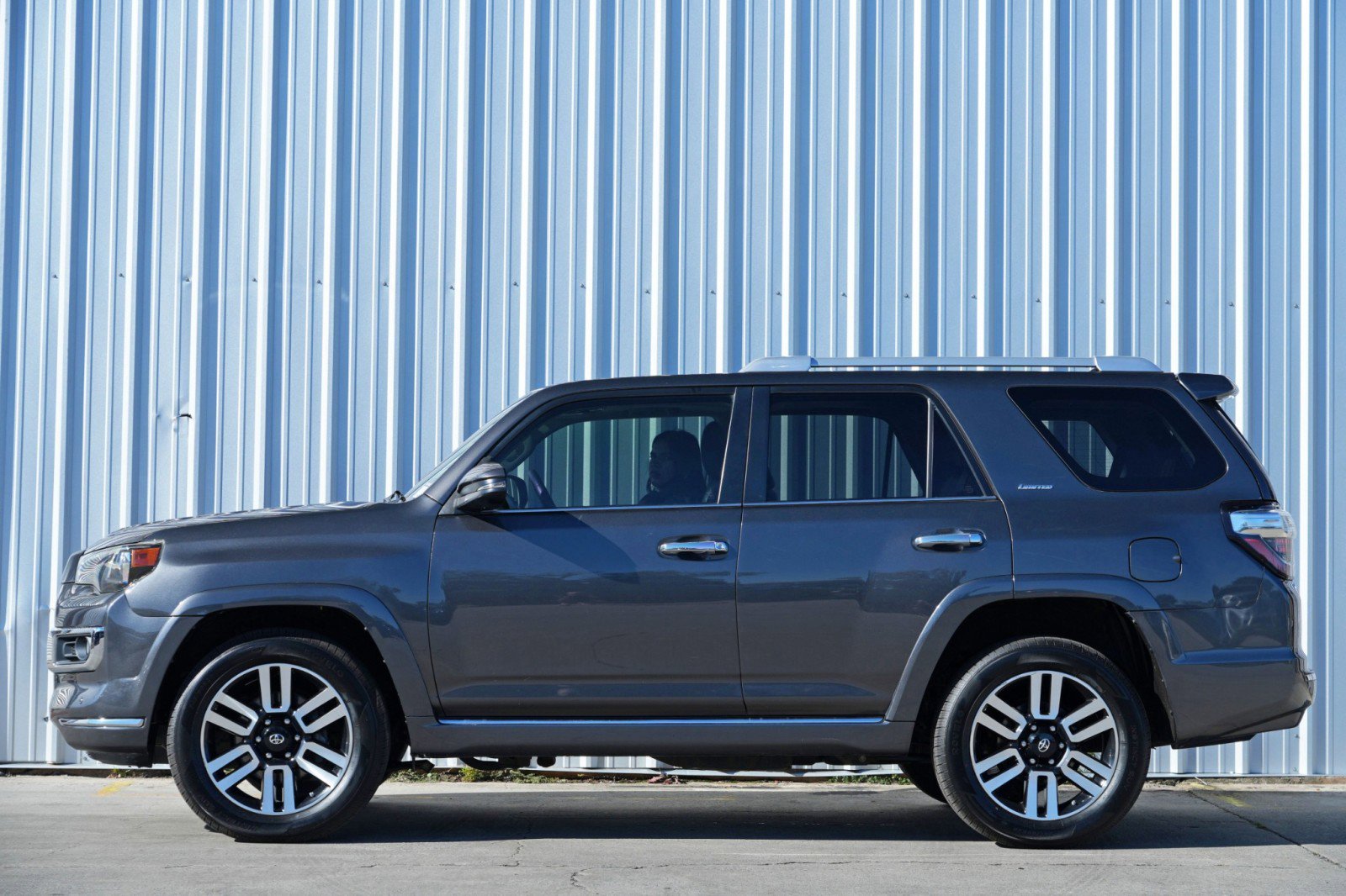 Used 2016 Toyota 4Runner Limited AWD/4WD image 47