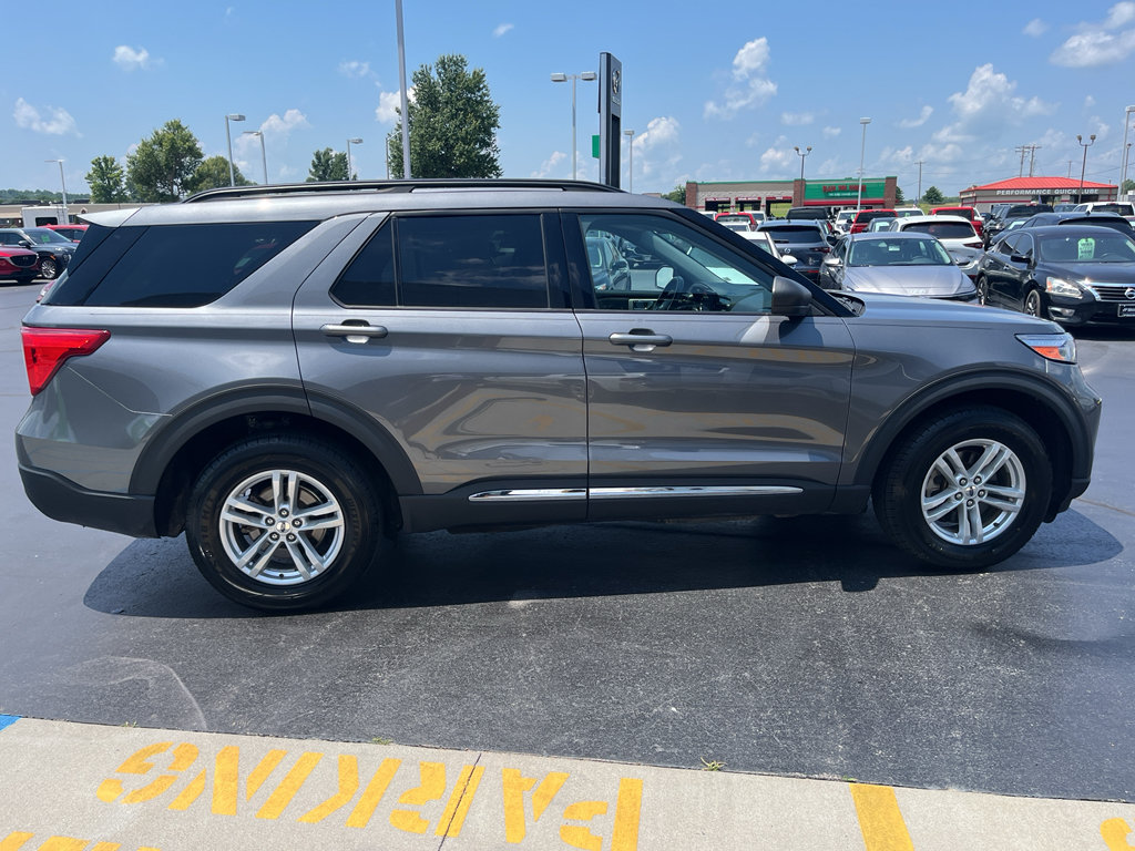 Used 2022 Ford Explorer XLT w/ Equipment Group 202A AWD/4WD image 6