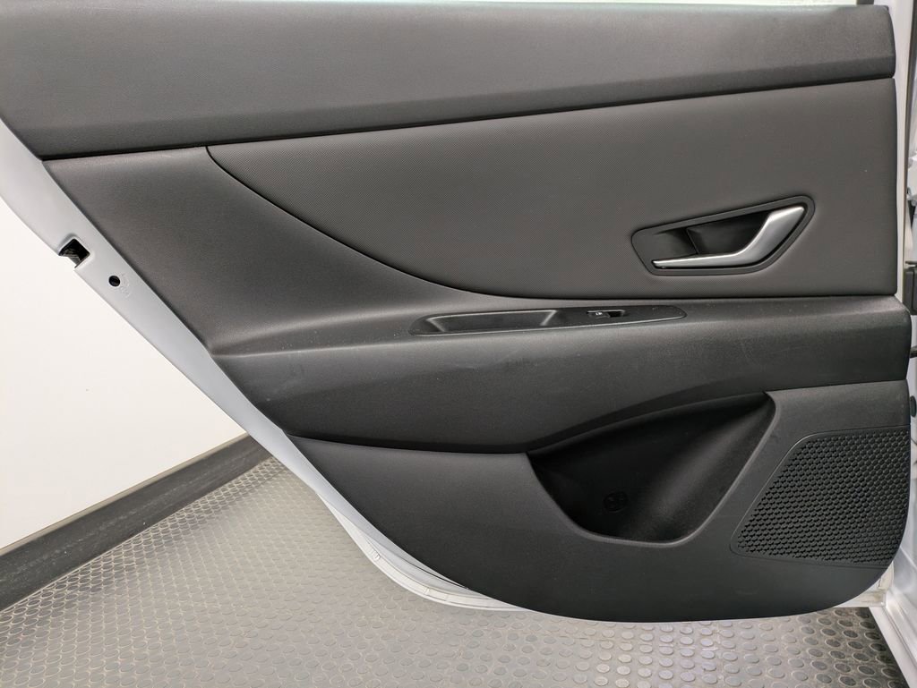 Certified 2021 Hyundai Elantra SEL w/ Convenience + Premium Package FWD image 22