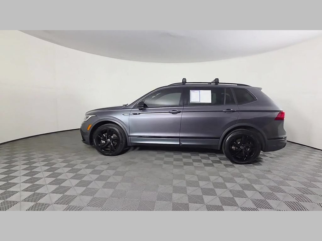 Used 2023 Volkswagen Tiguan SE R-Line FWD image 46