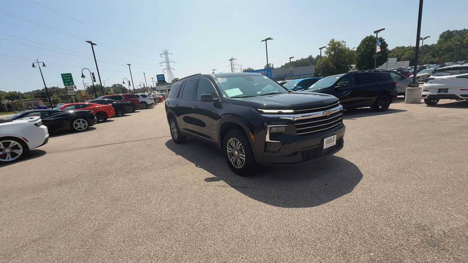Certified 2025 Chevrolet Traverse LT w/ Driver Confidence Package AWD/4WD image 2