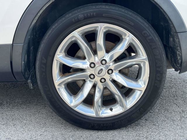 Used 2015 Ford Explorer XLT w/ Equipment Group 202A FWD image 11