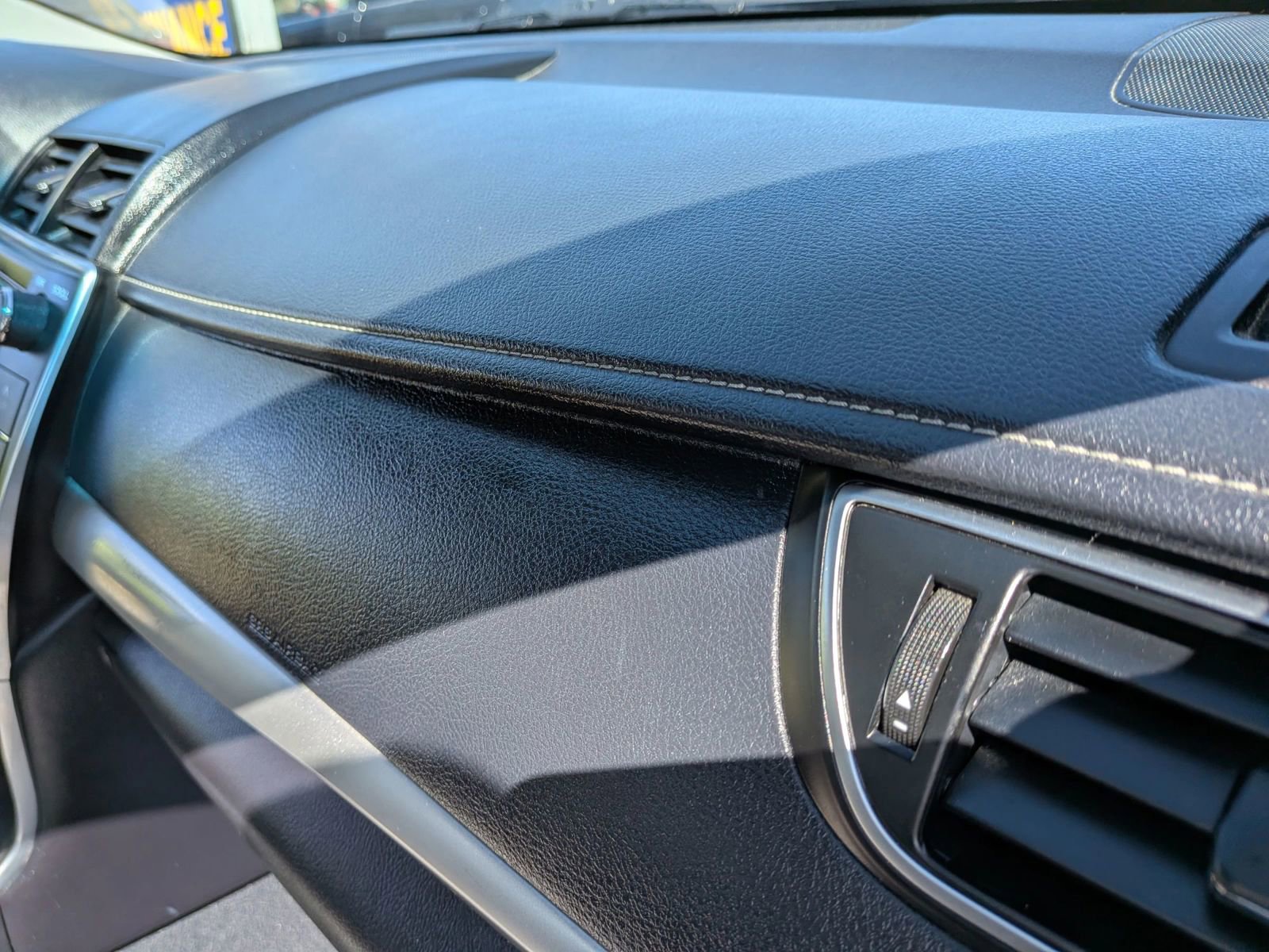 Used 2015 Toyota Camry SE FWD image 35