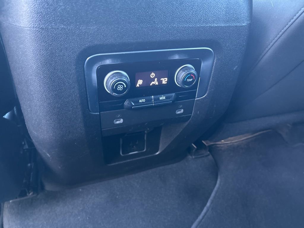 Used 2021 Chevrolet Suburban LS image 17