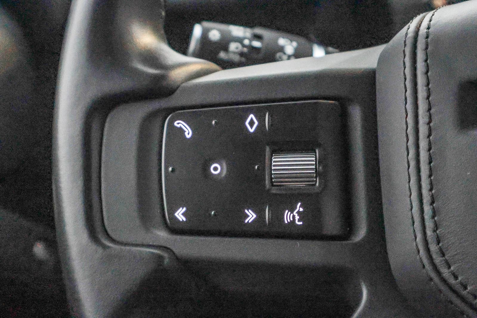 Certified 2023 Land Rover Defender 130 X AWD/4WD image 36