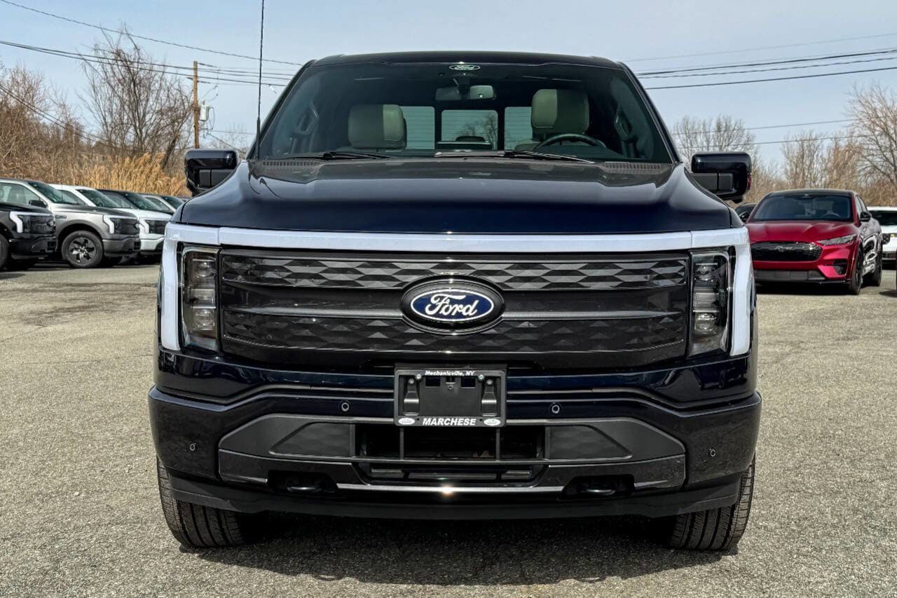 Used 2025 Ford F150 Lightning Platinum AWD/4WD image 8