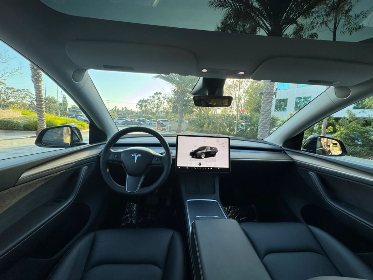 Used 2023 Tesla Model Y Long Range AWD/4WD image 10