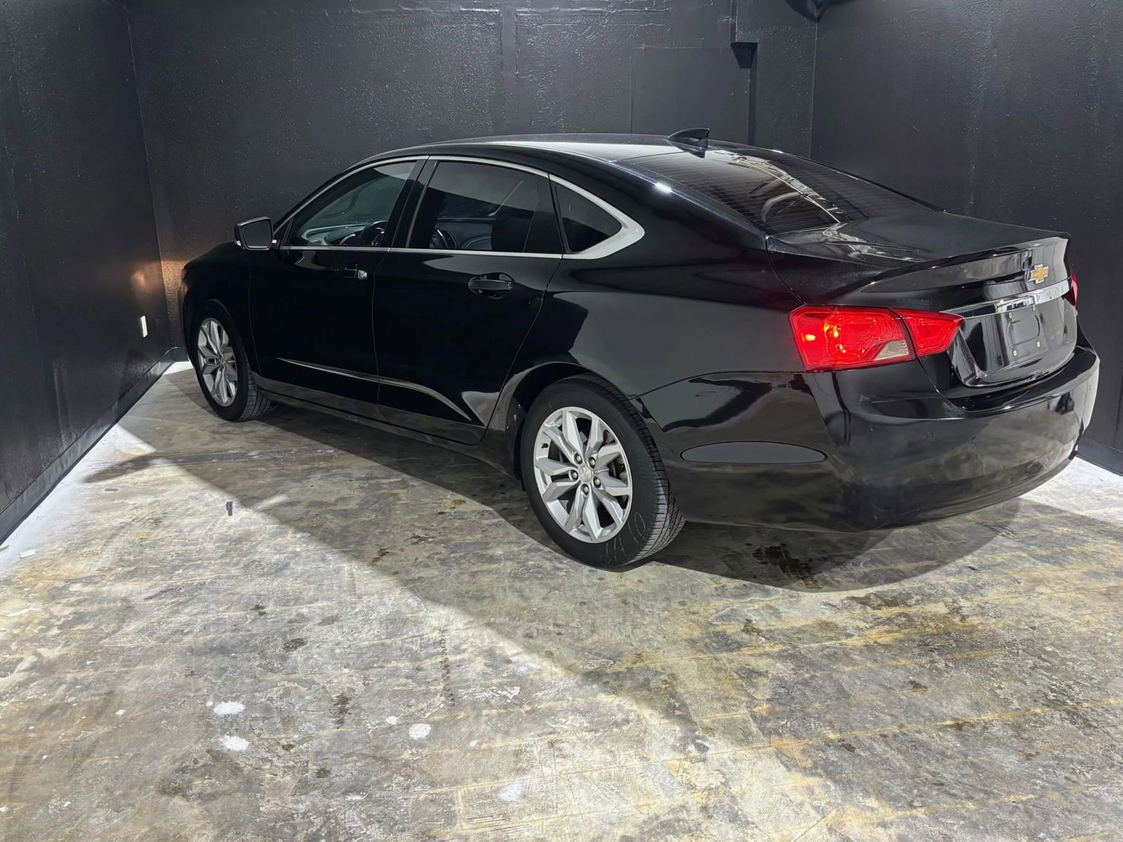 Used 2017 Chevrolet Impala LT w/ Convenience Package image 4