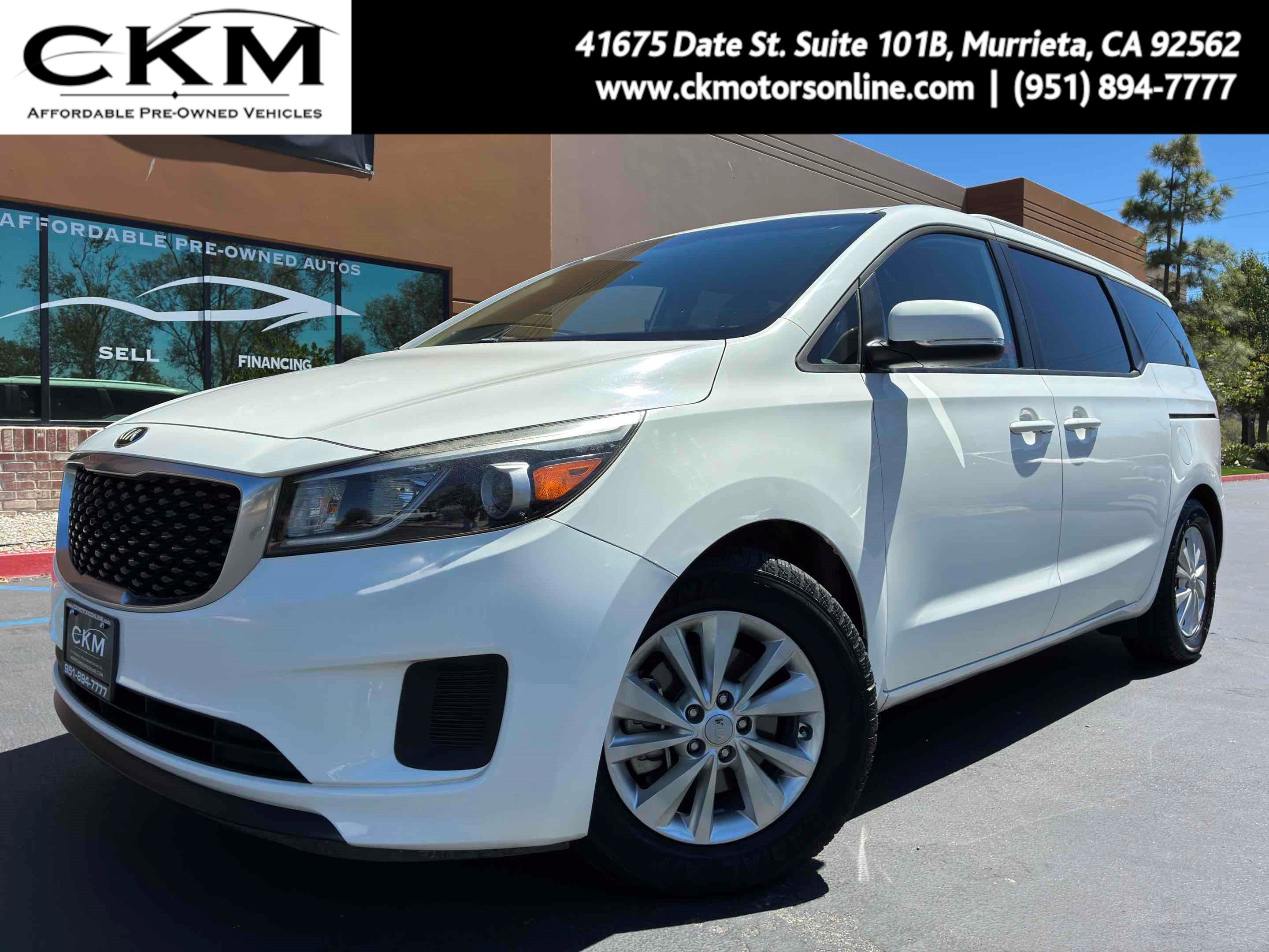 Used 2015 Kia Sedona LX w/ LX Convenience Package FWD image 1