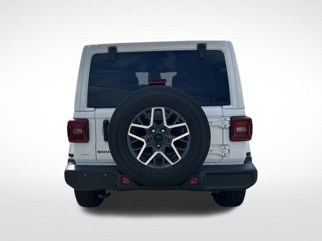 Used 2026 Jeep Wrangler Unlimited Sahara AWD/4WD image 8