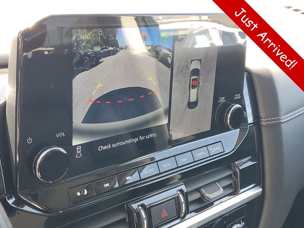 Used 2023 Nissan Pathfinder Platinum AWD/4WD image 33