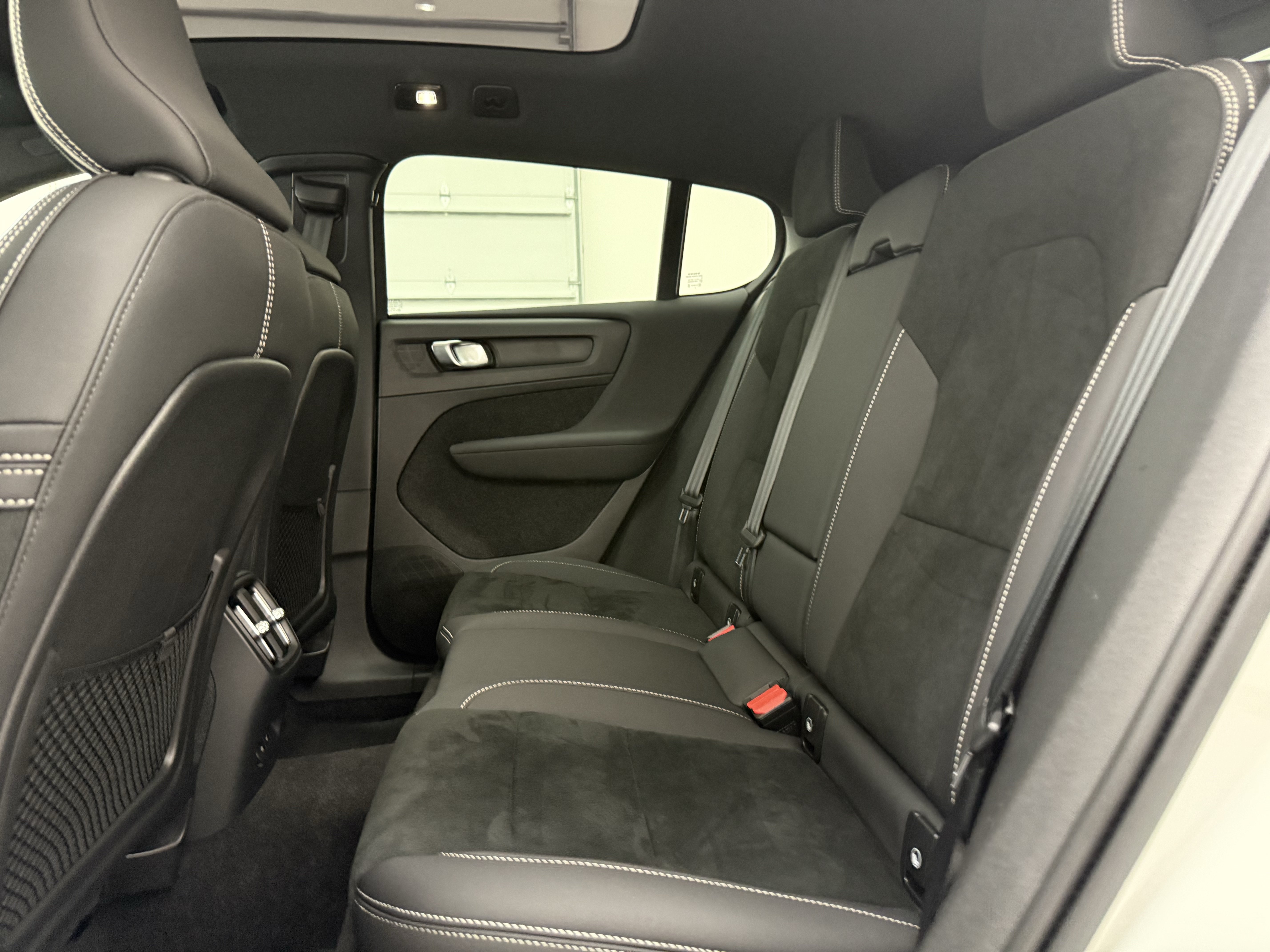 Certified 2023 Volvo C40 P8 Recharge Ultimate AWD/4WD image 25