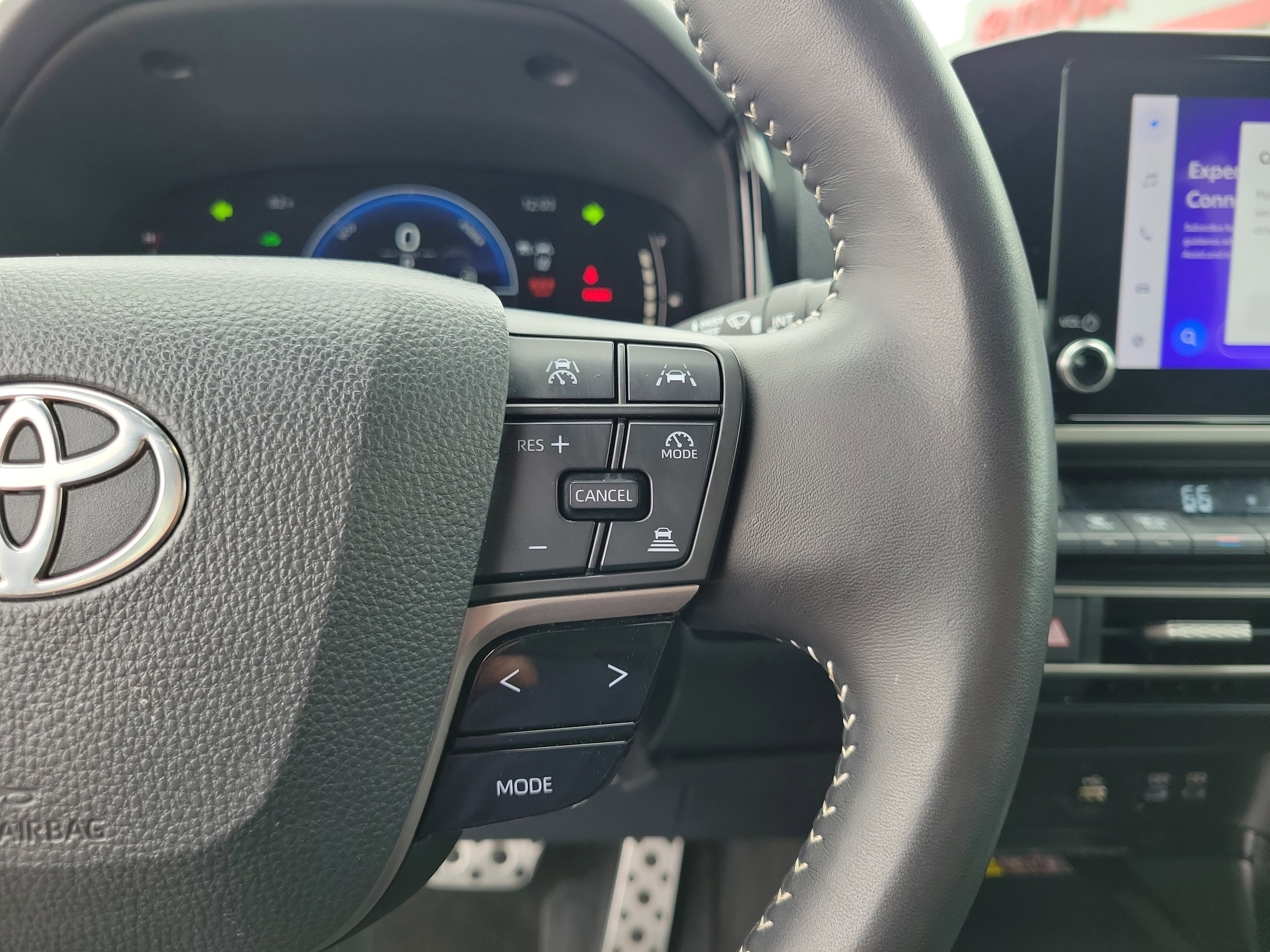 Used 2025 Toyota Camry SE FWD image 23