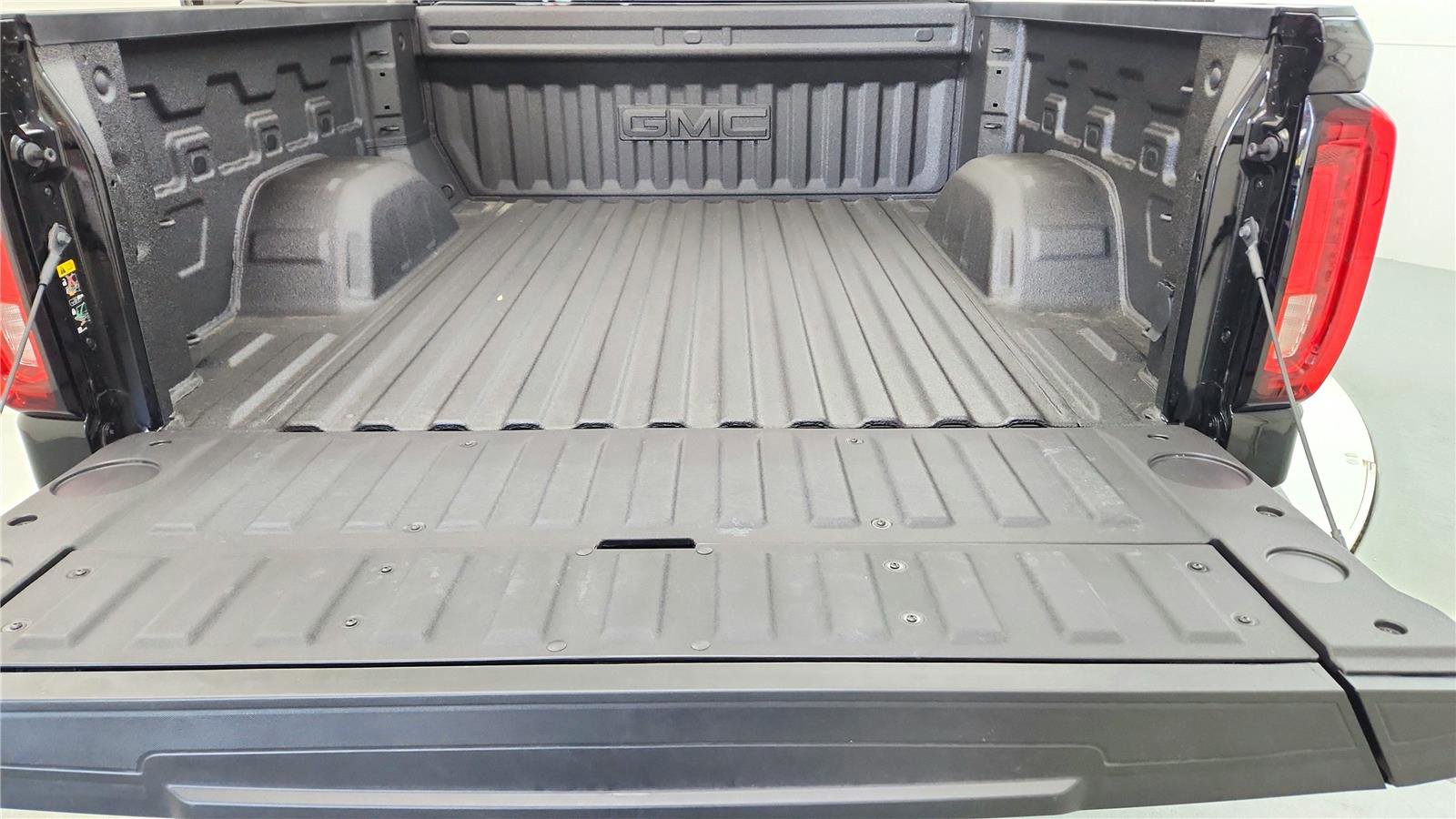 New 2026 GMC Sierra 1500 AT4X AWD/4WD image 18