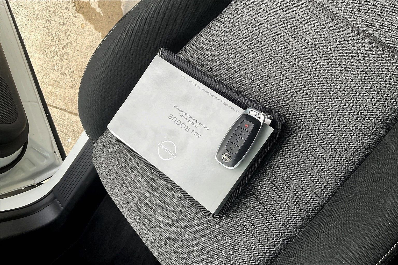 Certified 2023 Nissan Rogue SV image 17