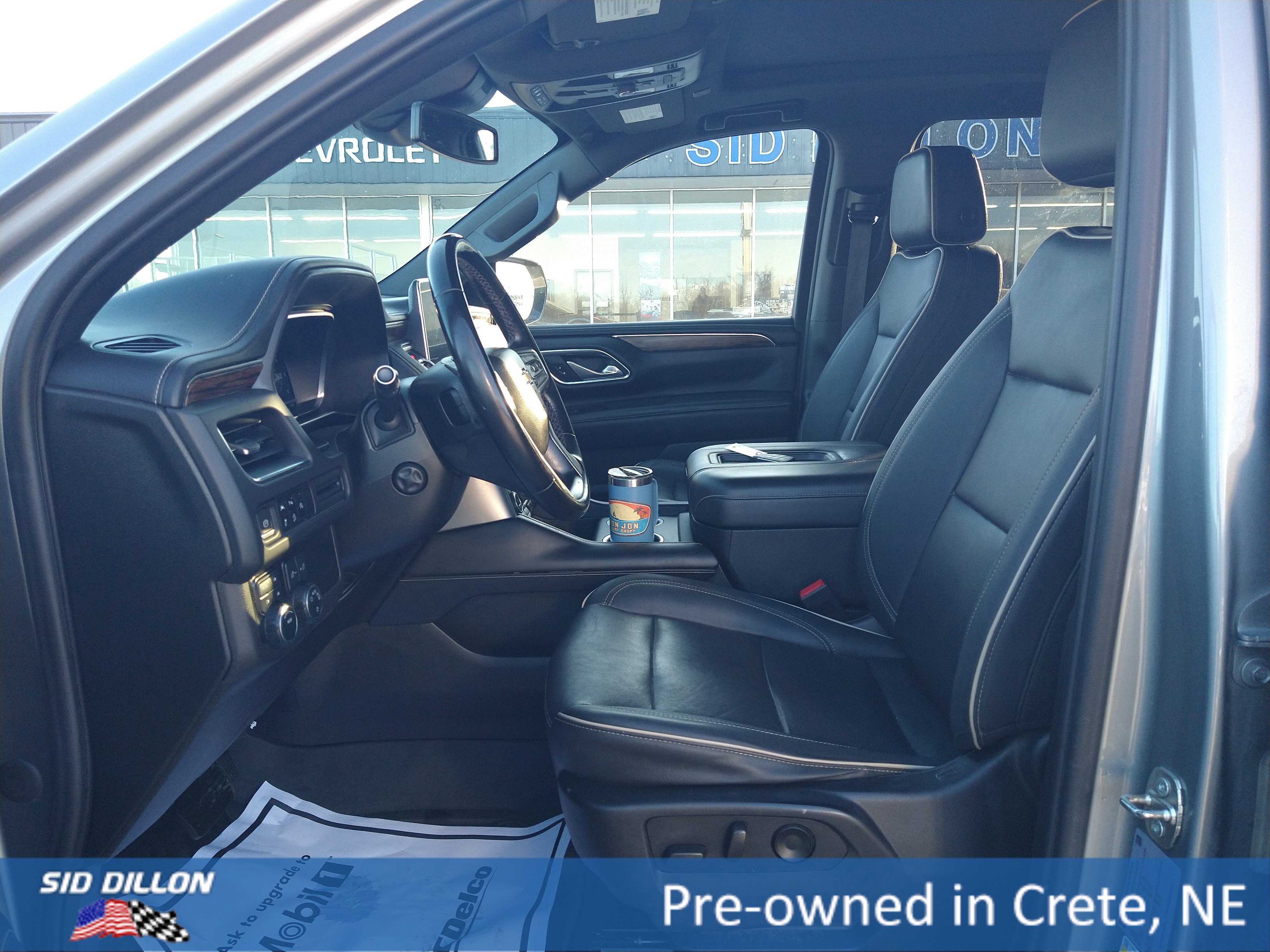 Used 2023 Chevrolet Suburban Premier image 3