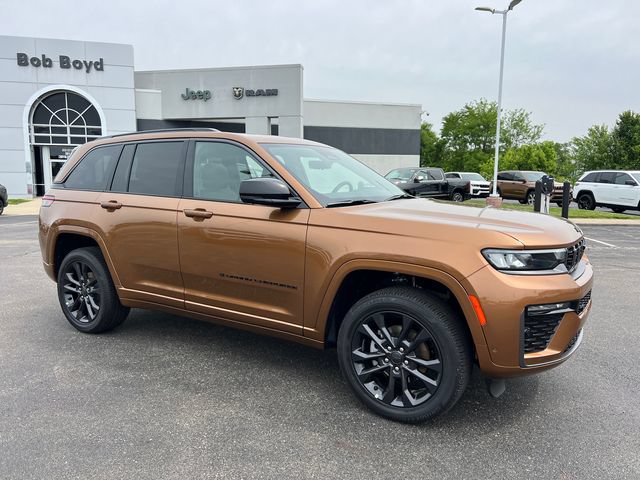 New 2026 Jeep Grand Cherokee Limited AWD/4WD image 1
