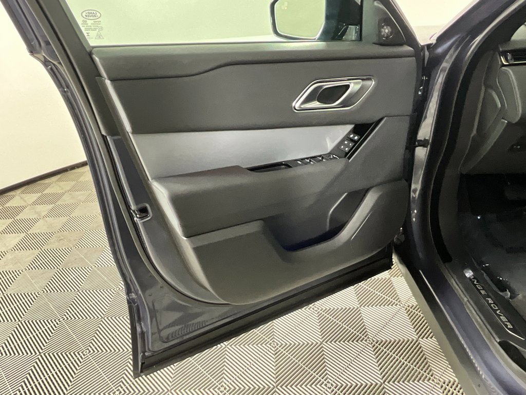 Certified 2025 Land Rover Range Rover Velar S image 19