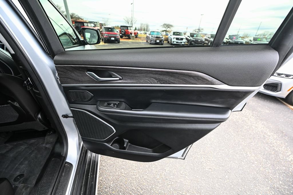 Used 2021 Jeep Grand Cherokee L Limited image 30