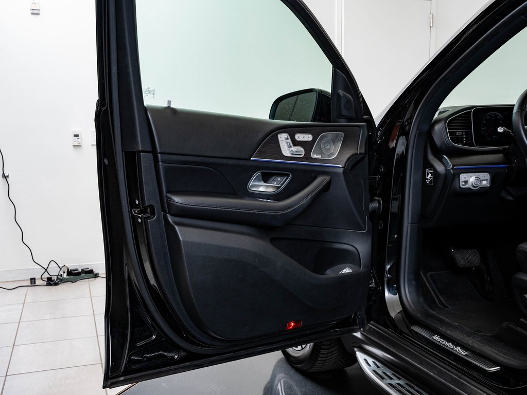 Used 2020 Mercedes-Benz GLS 450 4MATIC image 32