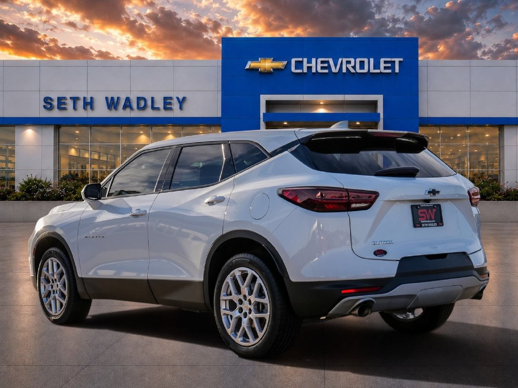 Used 2023 Chevrolet Blazer LT FWD image 5