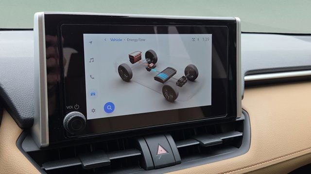 Certified 2025 Toyota RAV4 LE image 26