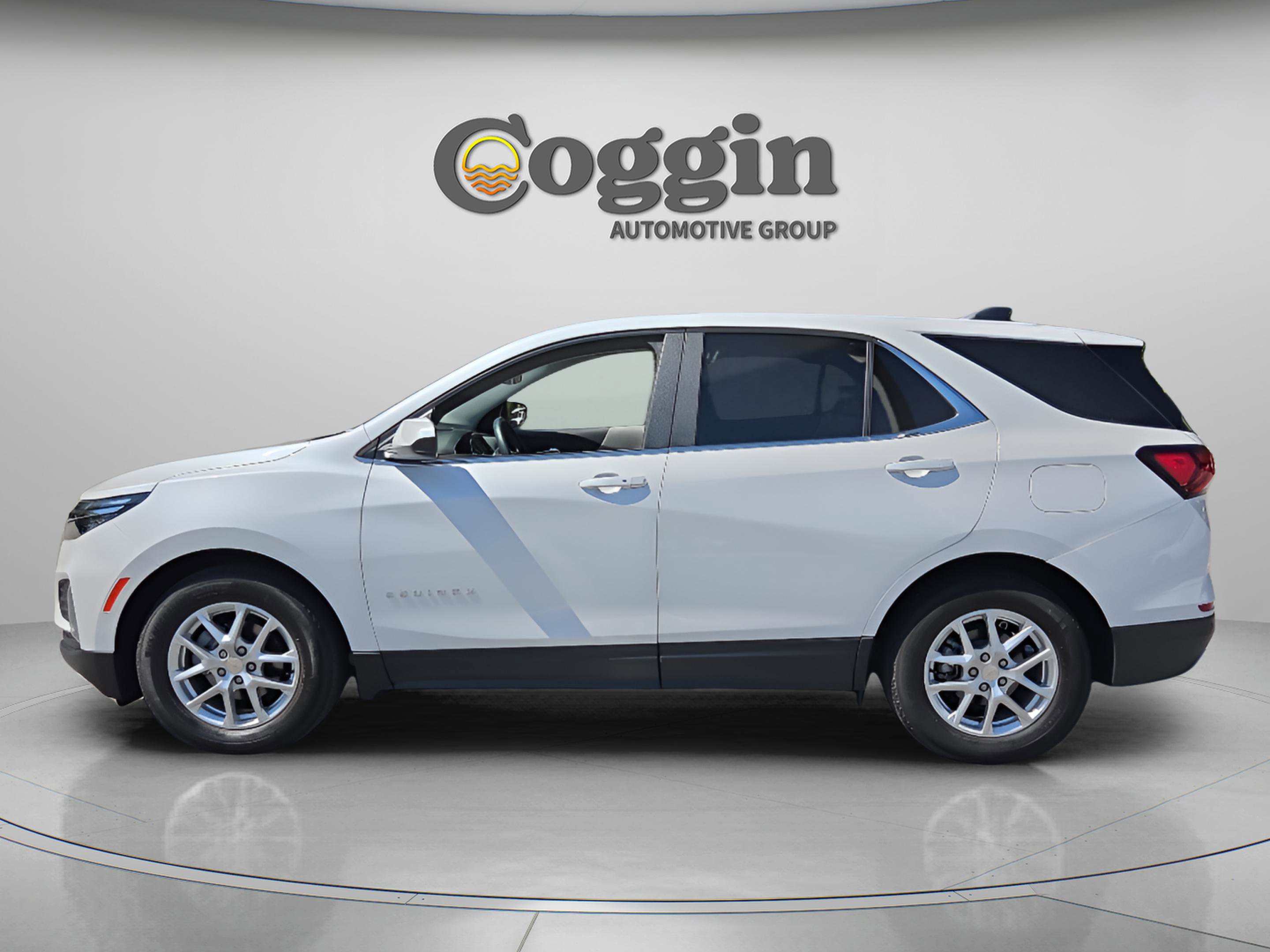 Used 2023 Chevrolet Equinox LT FWD image 2