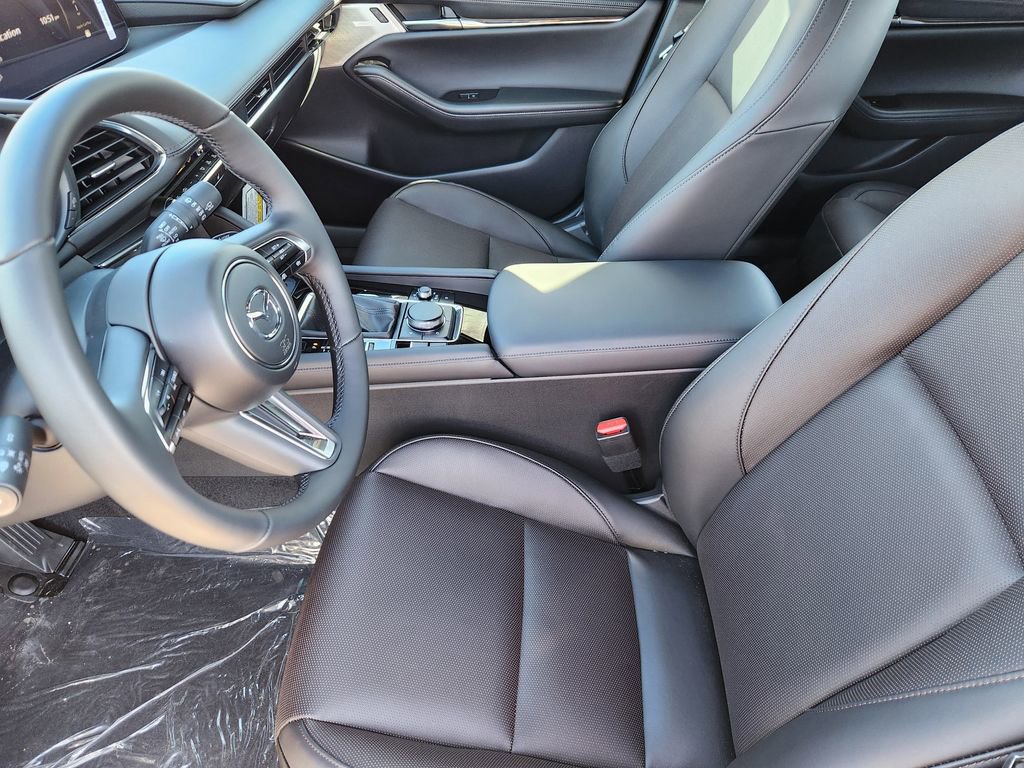 New 2026 MAZDA MAZDA3 Hatchback w/Premium Plus Pkg image 3