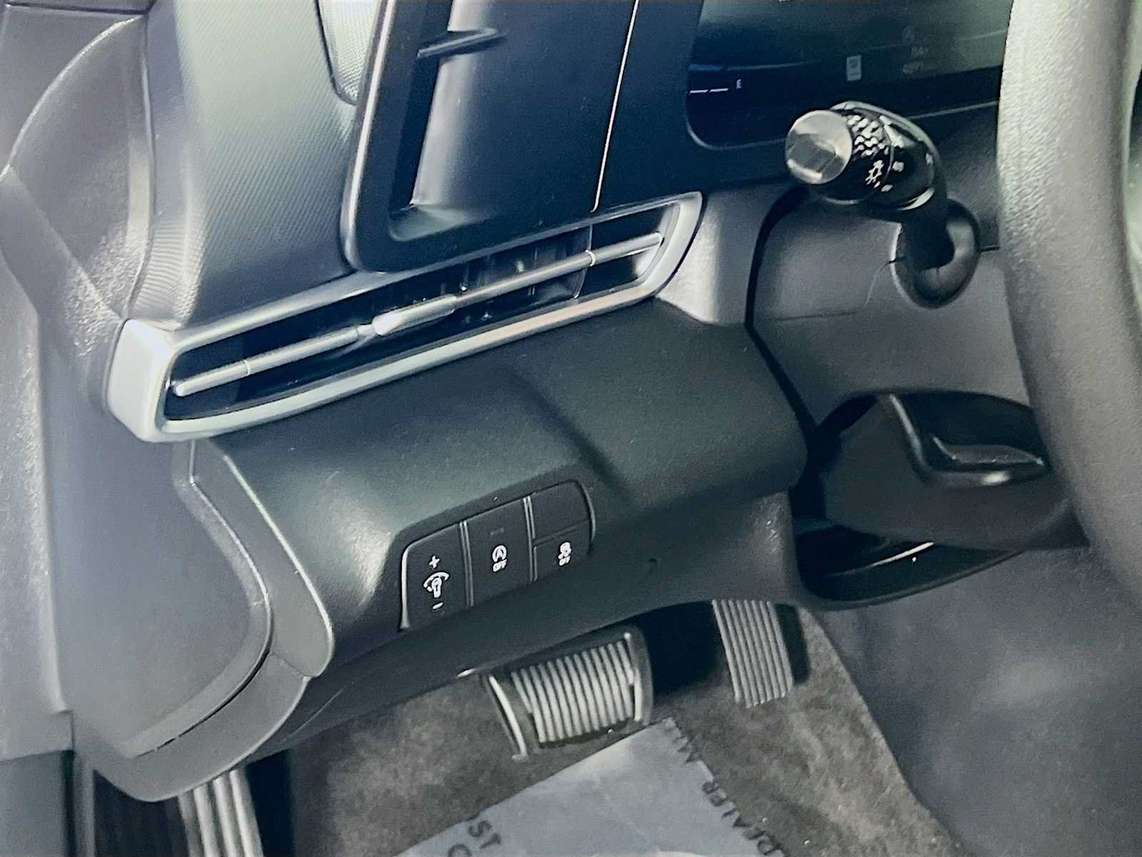 Certified 2025 Hyundai Elantra SE FWD image 10