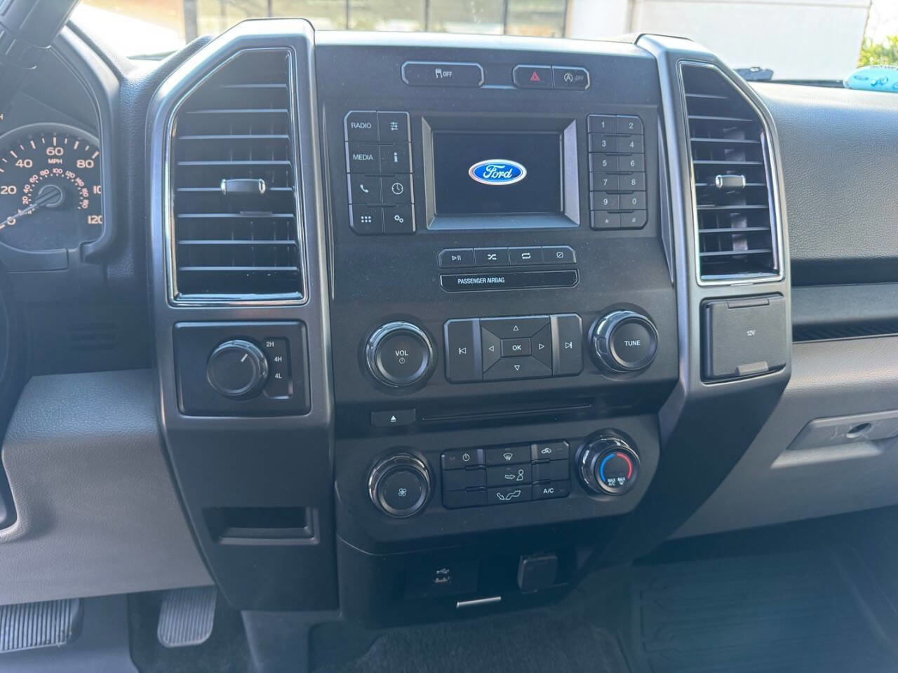 Used 2018 Ford F150 XLT image 9