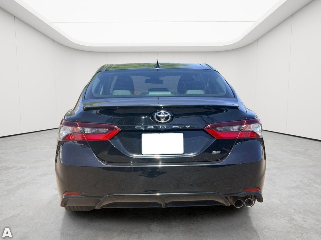 Used 2023 Toyota Camry SE FWD image 3