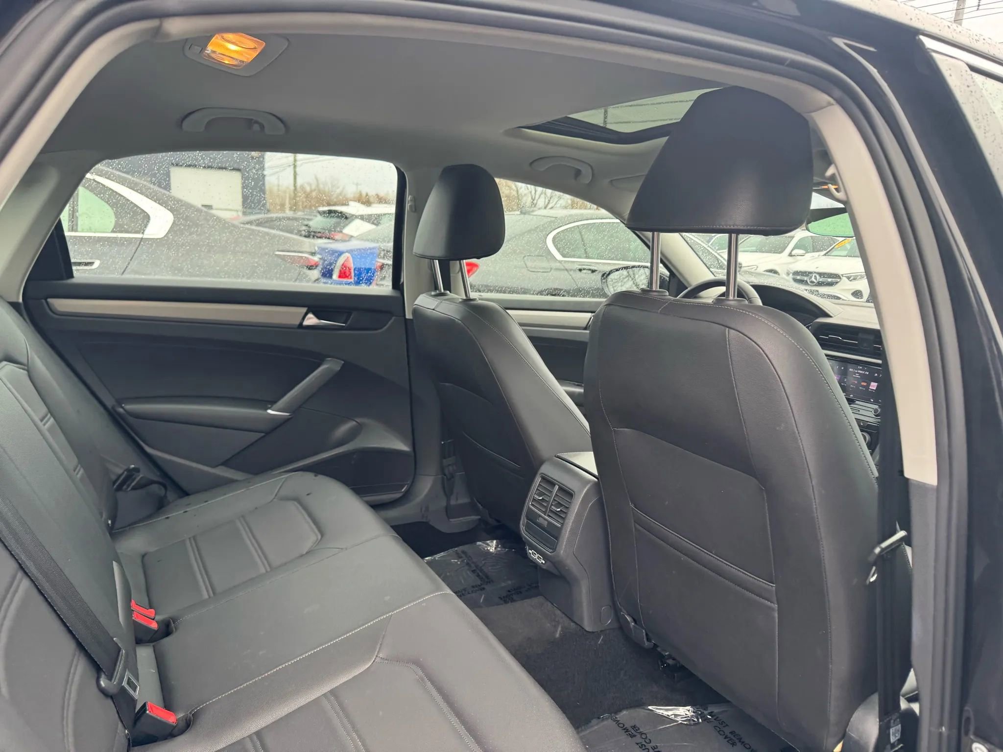 Used 2022 Volkswagen Passat 2.0T SE image 17