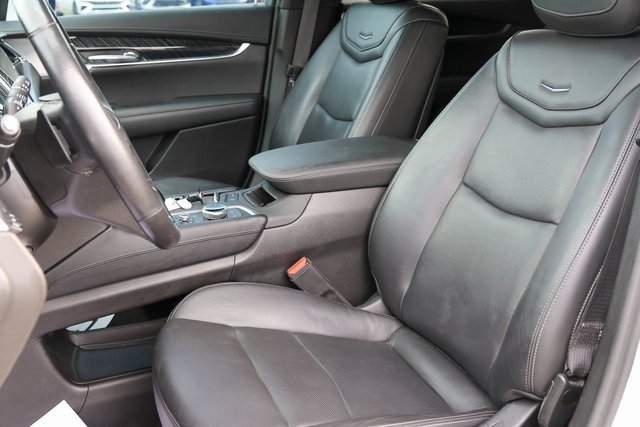 Used 2023 Cadillac XT6 Premium Luxury w/ Technology Package image 13