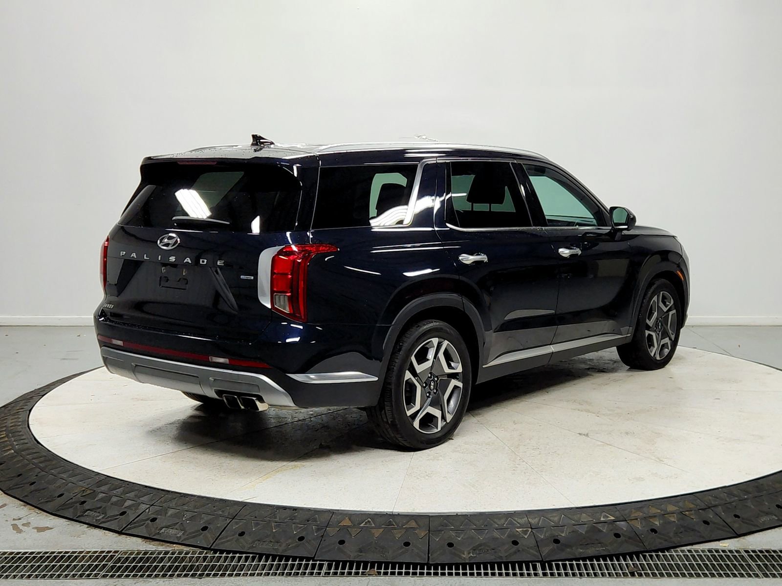 Used 2023 Hyundai Palisade Limited image 7