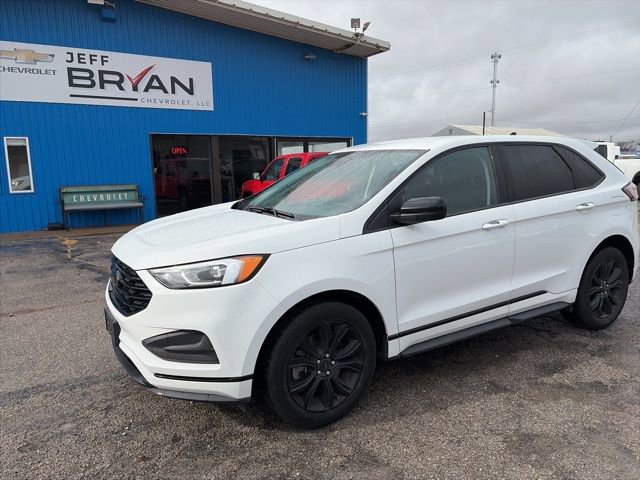 Used 2022 Ford Edge SE w/ Black Appearance Package AWD/4WD image 2
