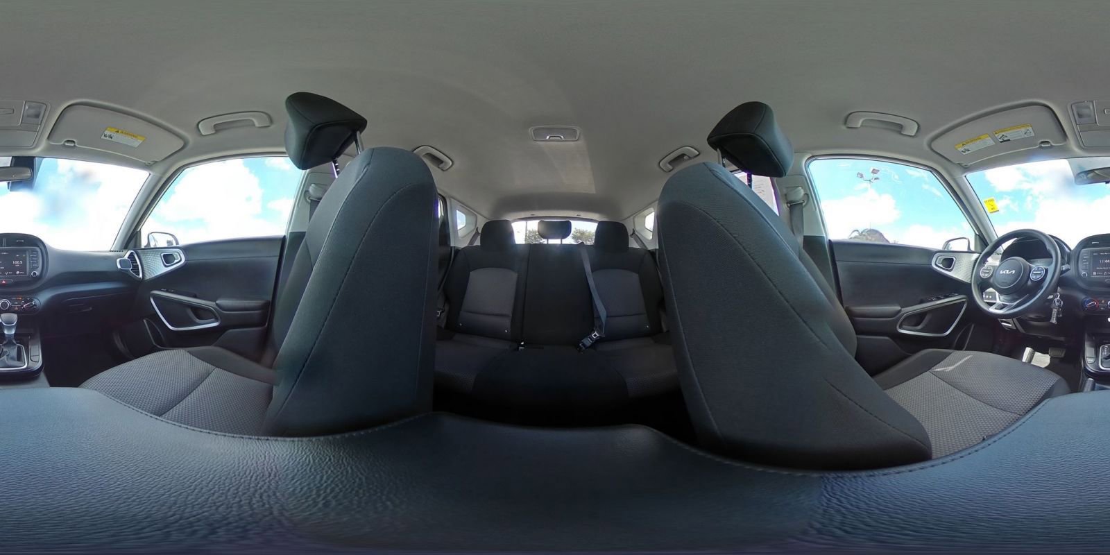 Used 2025 Kia Soul LX w/ LX Technology Package image 40