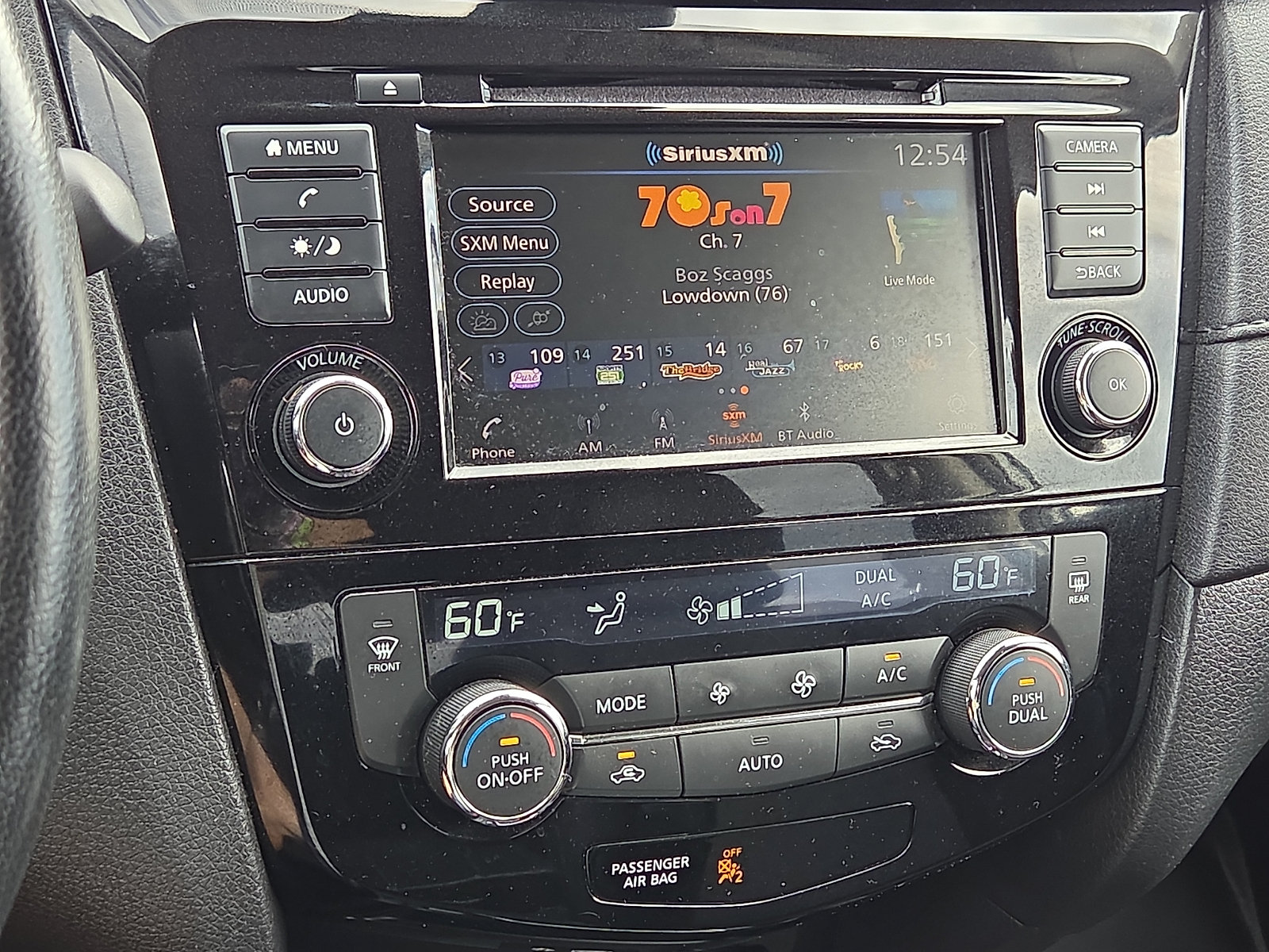 Used 2020 Nissan Rogue SV AWD/4WD image 16
