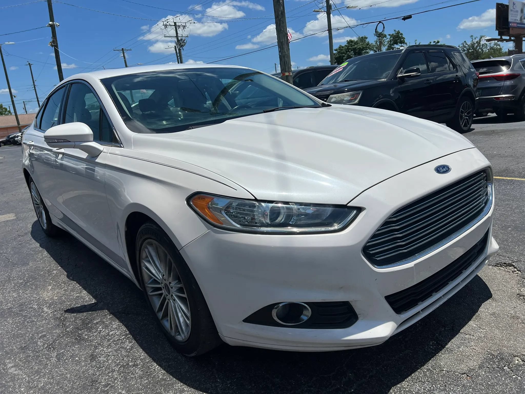 Used 2014 Ford Fusion SE w/ Equipment Group 202A FWD image 4